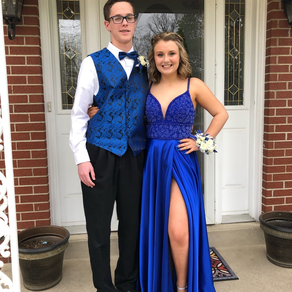 PROM DRESS - Picture 3 of 5